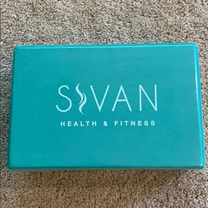 Twin set of yoga blocks & strap